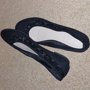 Cato size 7 black flats Used in great shape.
